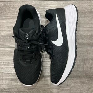 Nike Athletic Sneakers black